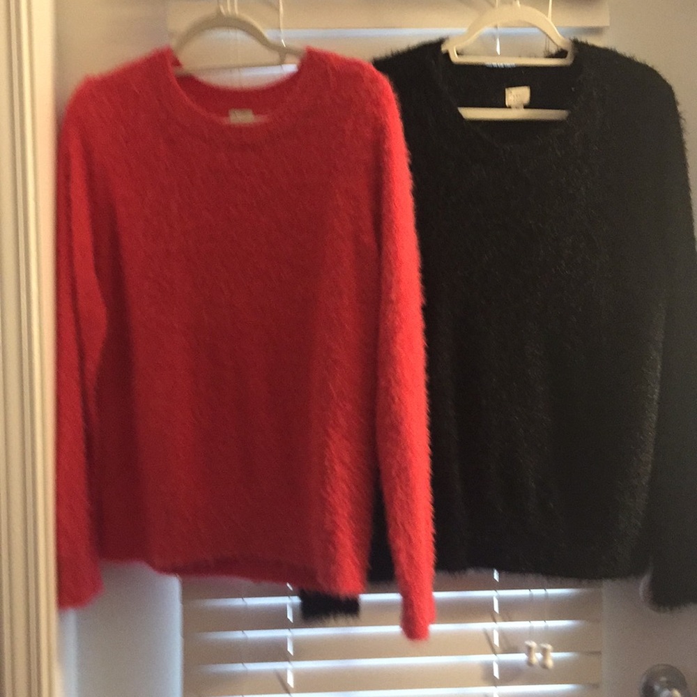 Fuzzy aoft sweaters